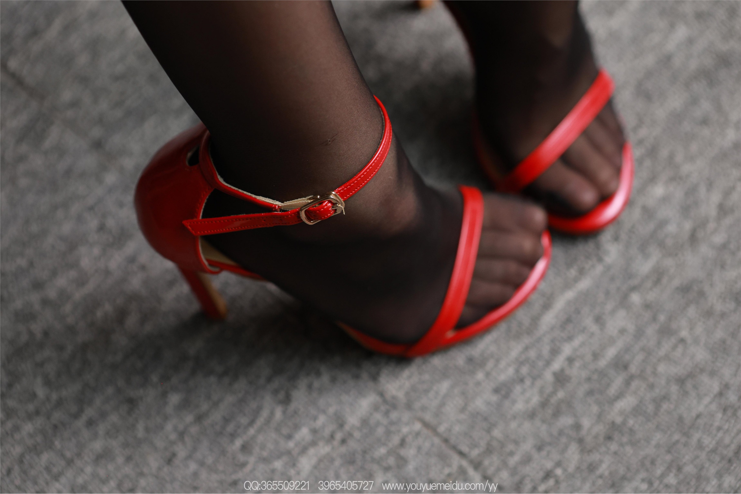 IESS异思趣向  2025.10.05 丝享家 2176 秋秋《低胸背心》